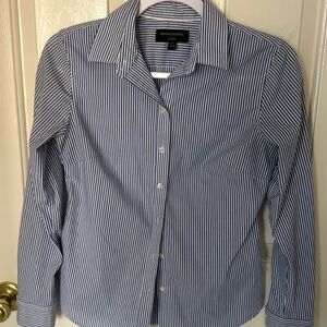 Banana Republic non iron pinstripe blouse petite